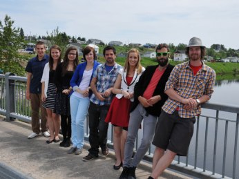 Les comédiens de la pièce Les marches à la pleine lune(Jimmy Doucet Productions) au Lac-Saint-Jean